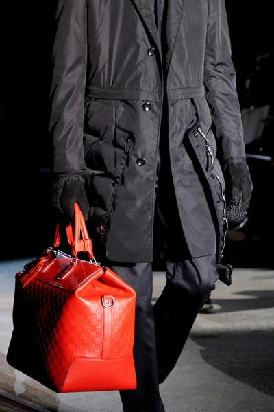 Look 70